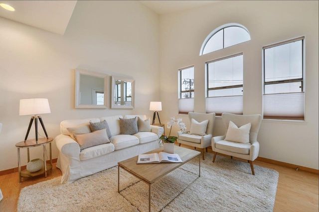 88 17th Avenue 304, San Mateo, CA 94402