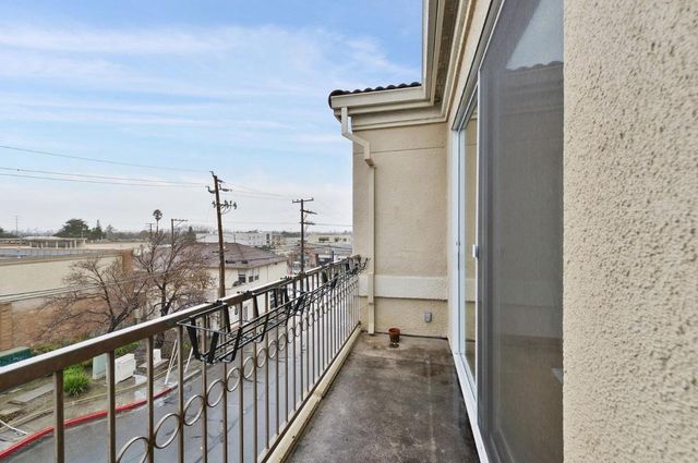 88 17th Avenue 304, San Mateo, CA 94402