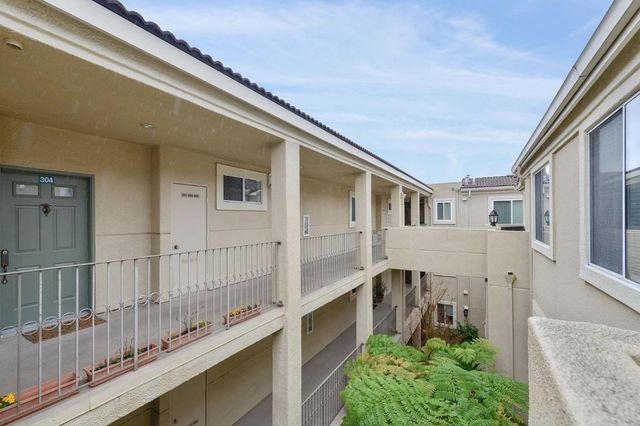 88 17th Avenue 304, San Mateo, CA 94402