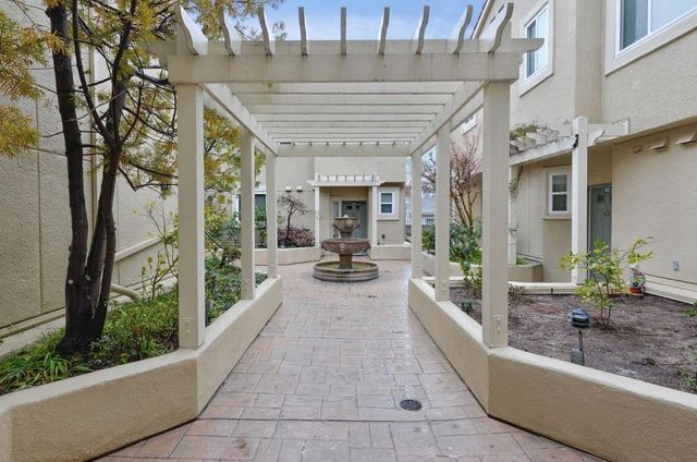 88 17th Avenue 304, San Mateo, CA 94402