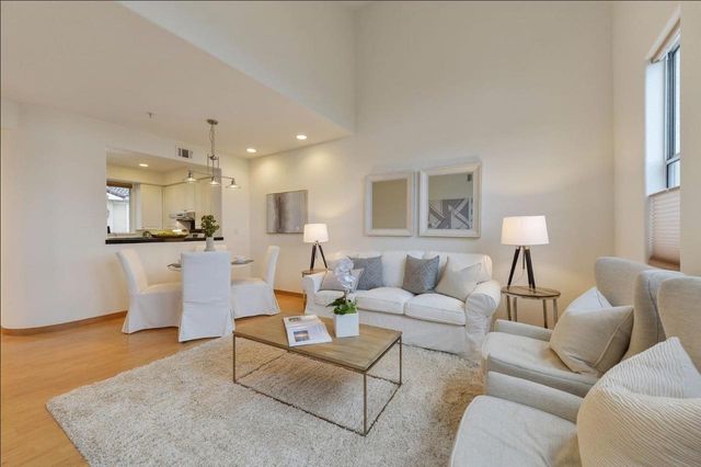 88 17th Avenue 304, San Mateo, CA 94402