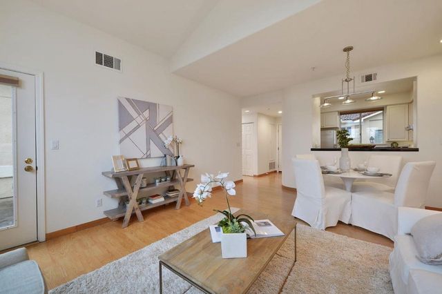 88 17th Avenue 304, San Mateo, CA 94402