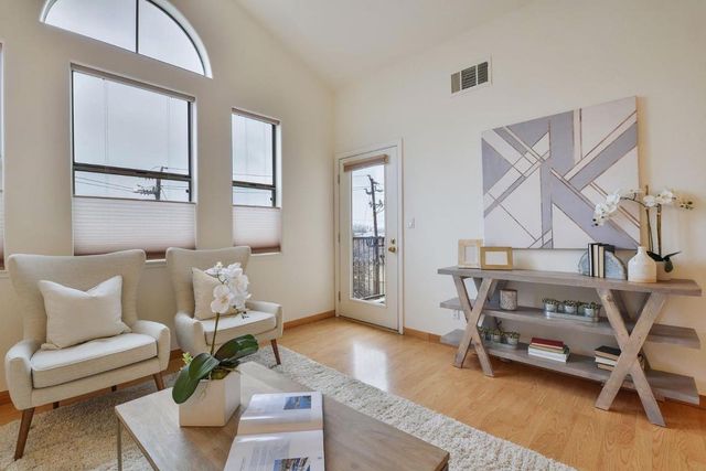 88 17th Avenue 304, San Mateo, CA 94402