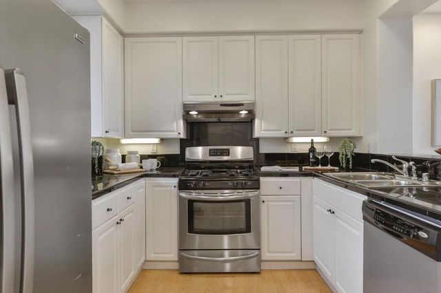 88 17th Avenue 304, San Mateo, CA 94402