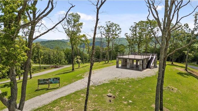 2468 Twisted Oak Road, Talking Rock, GA 30175