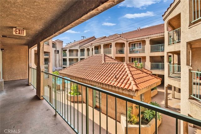 6100 Rugby, Huntington Park, CA 90255