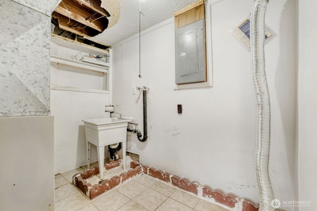 17028 Larch Way, Lynnwood, WA 98037