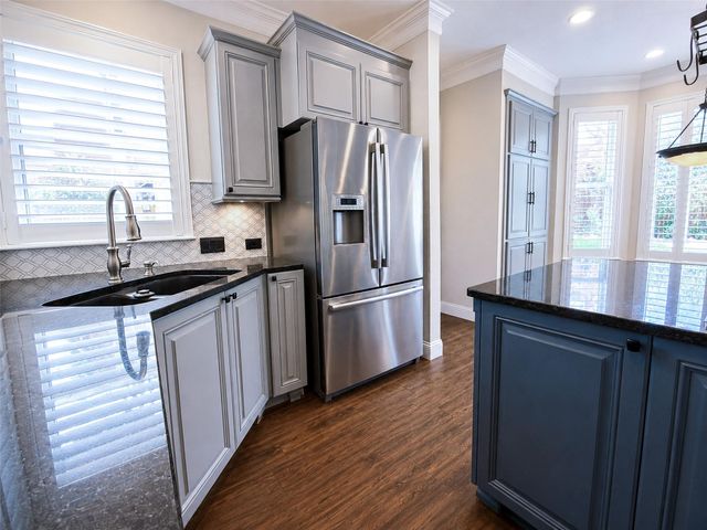 18 Doeskin Place, The Woodlands, TX 77382