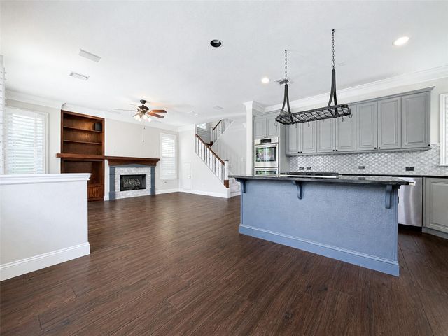 18 Doeskin Place, The Woodlands, TX 77382