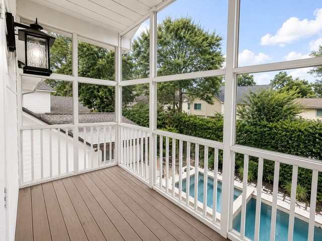 18 Doeskin Place, The Woodlands, TX 77382