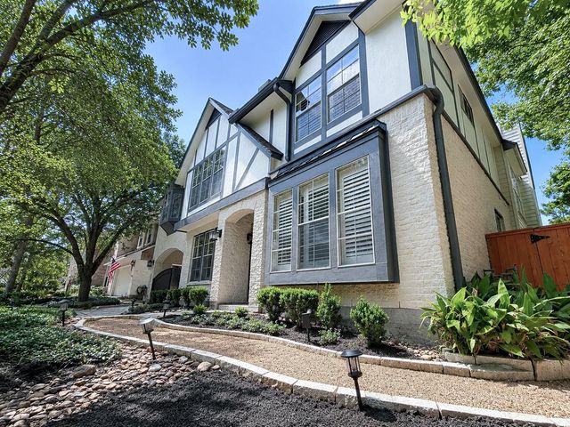 18 Doeskin Place, The Woodlands, TX 77382