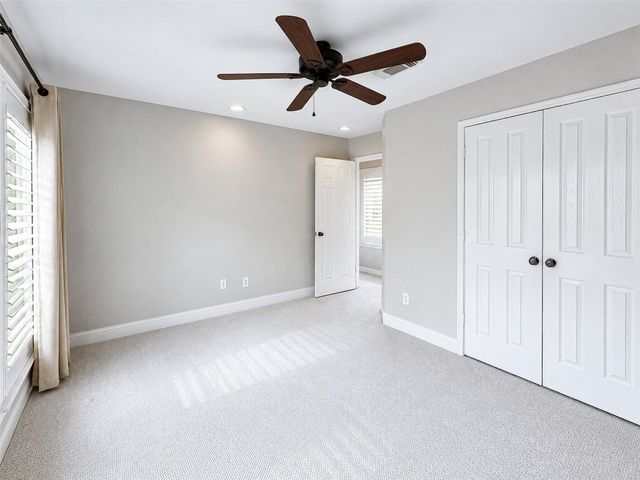 18 Doeskin Place, The Woodlands, TX 77382
