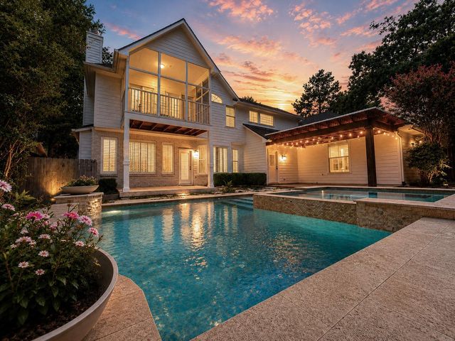 18 Doeskin Place, The Woodlands, TX 77382