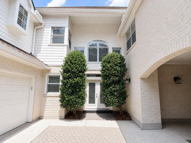 18 Doeskin Place, The Woodlands, TX 77382