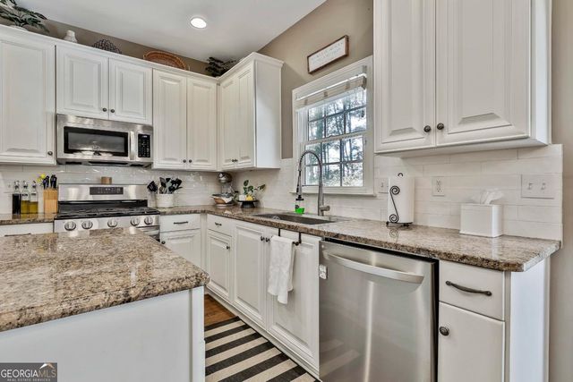 10 Woodshire, Newnan, GA 30265