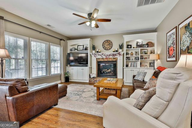 10 Woodshire, Newnan, GA 30265