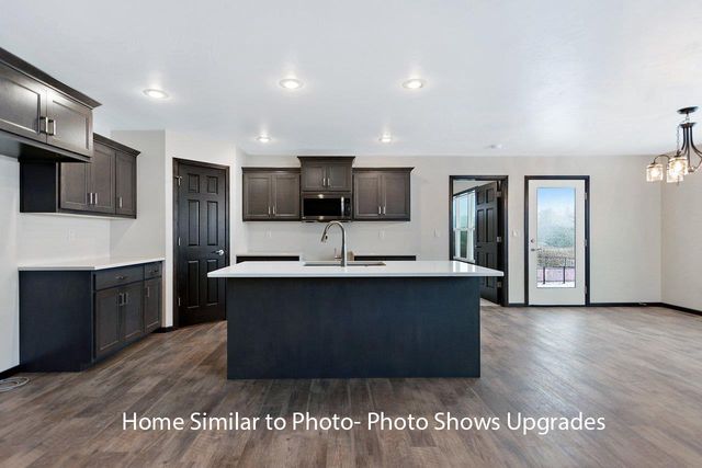 1739 BETTY JEAN LANE, Green Bay, WI 54313