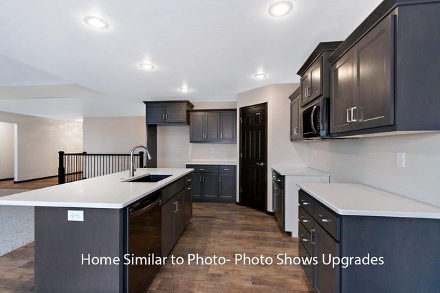 1739 BETTY JEAN LANE, Green Bay, WI 54313