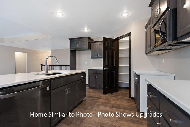 1739 BETTY JEAN LANE, Green Bay, WI 54313