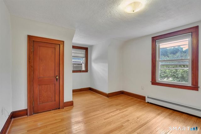 32 Maple Street, Middlefield, CT 06481