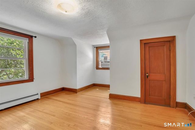 32 Maple Street, Middlefield, CT 06481