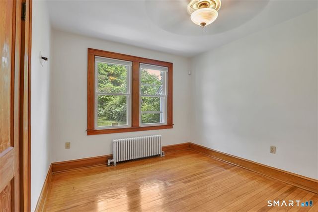 32 Maple Street, Middlefield, CT 06481