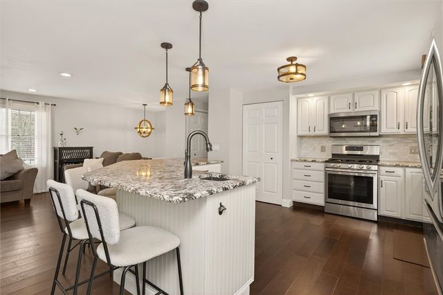 826 Independence Drive, Webster, NY 14580