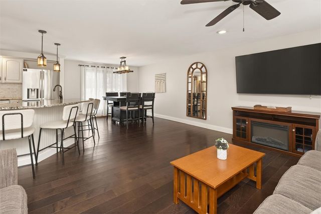 826 Independence Drive, Webster, NY 14580