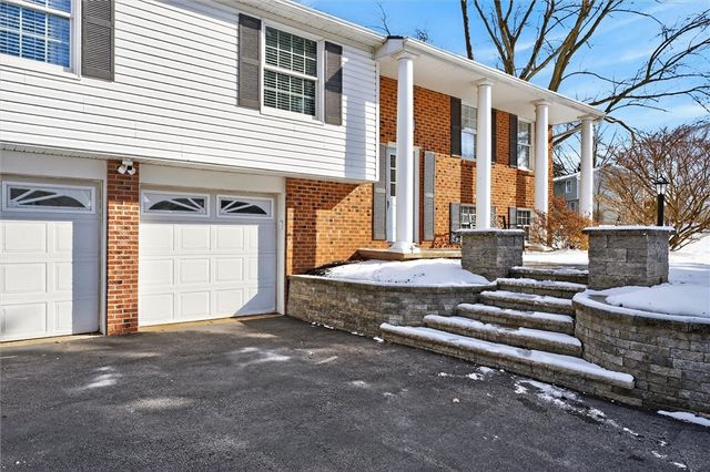 826 Independence Drive, Webster, NY 14580