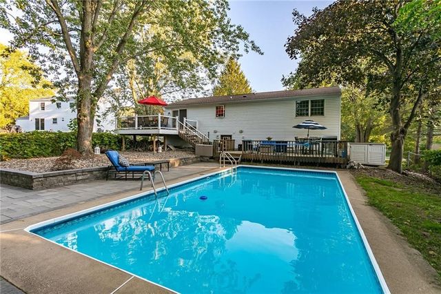 826 Independence Drive, Webster, NY 14580