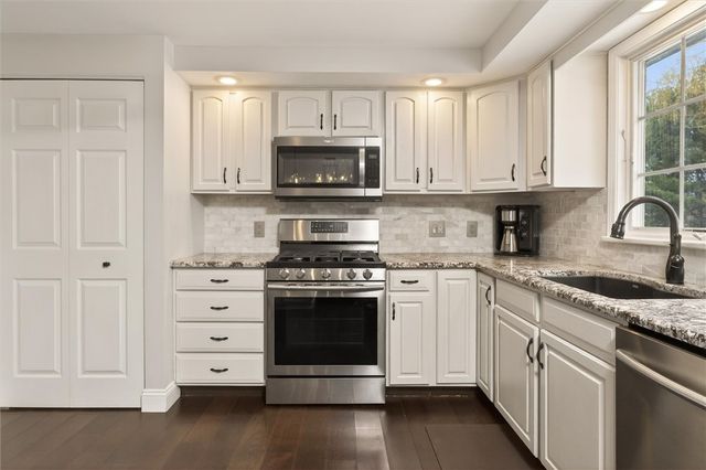 826 Independence Drive, Webster, NY 14580