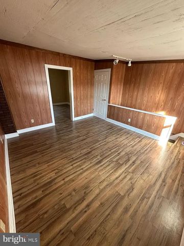 932 W COLLEGE AVE, York, PA 17401