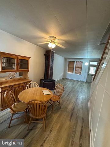 932 W COLLEGE AVE, York, PA 17401