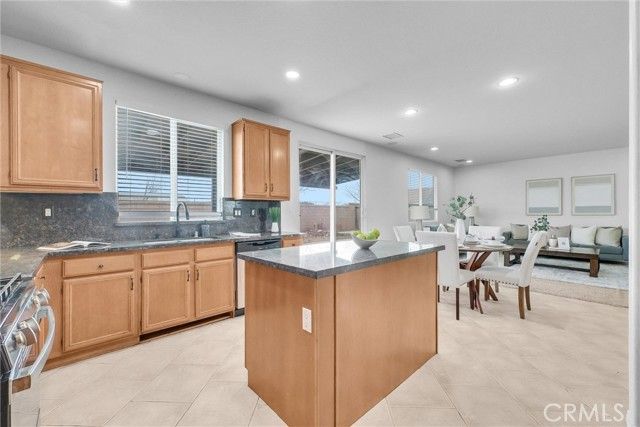 8424 Hoover Court, Oak Hills, CA 92344