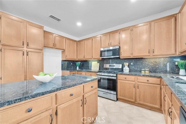 8424 Hoover Court, Oak Hills, CA 92344