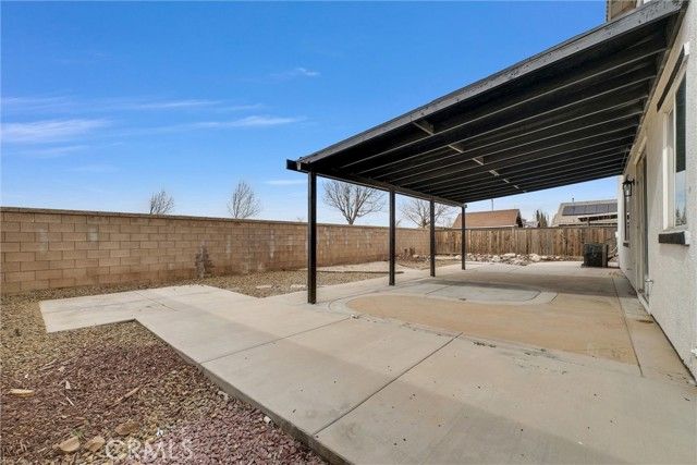 8424 Hoover Court, Oak Hills, CA 92344