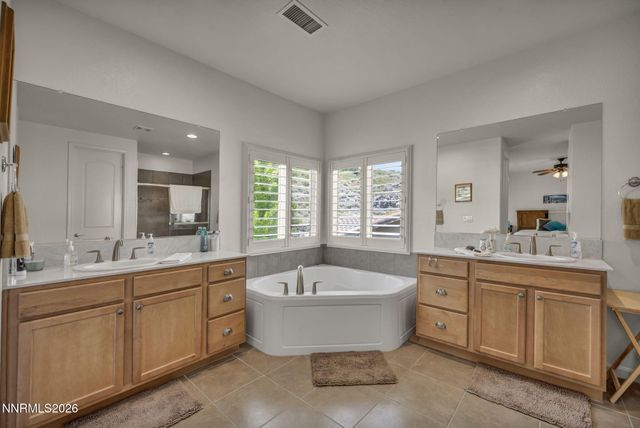 1635 Crescent Pointe Way, Reno, NV 89523