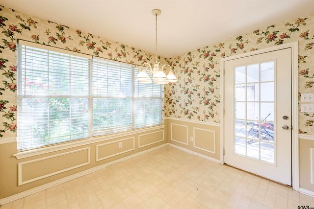 1729 Sapphire Cay, Whitehouse, TX 75791