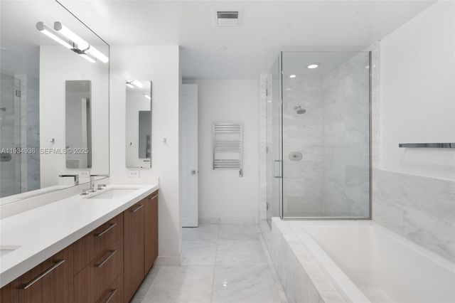 1425 Brickell Ave 47B, Miami, FL 33131