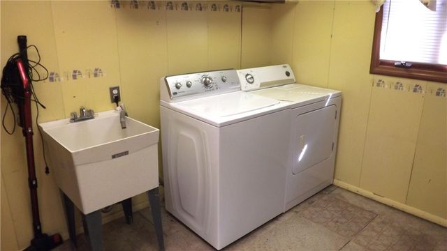 801 Crestmont Drive, Riverside, OH 45431