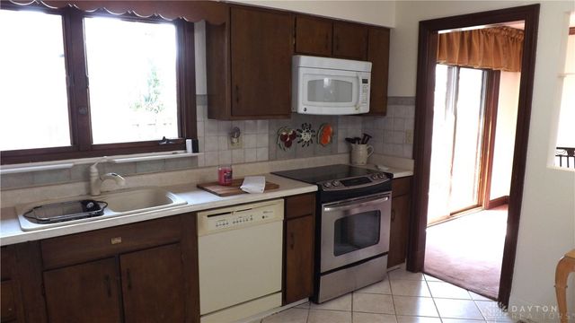 801 Crestmont Drive, Riverside, OH 45431