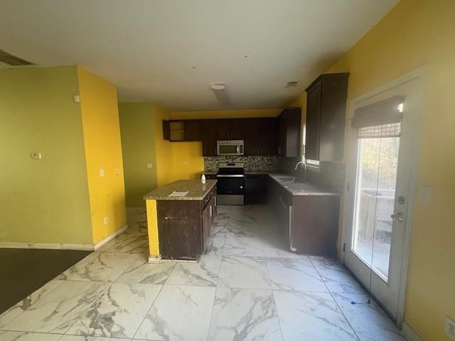 6530 Splitpine Court, Atlanta, GA 30349