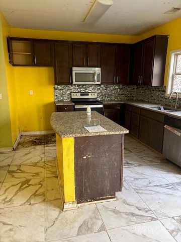 6530 Splitpine Court, Atlanta, GA 30349