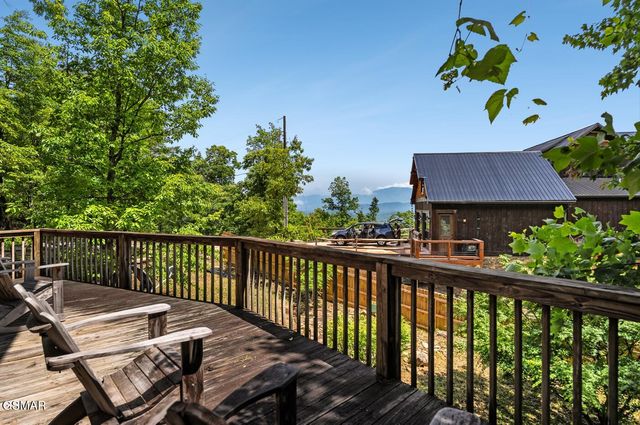 2295 Bluff Mountain Road, Sevierville, TN 37876