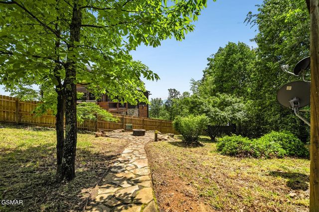 2295 Bluff Mountain Road, Sevierville, TN 37876