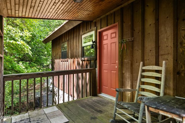 2295 Bluff Mountain Road, Sevierville, TN 37876