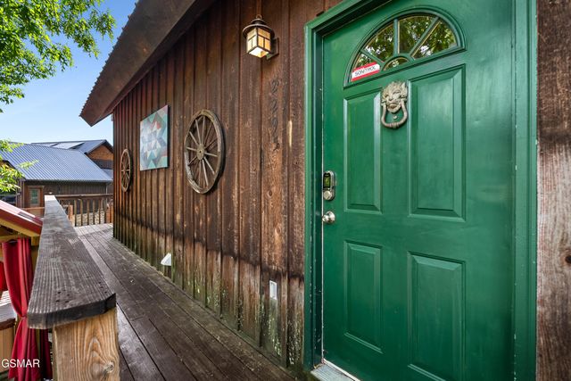 2295 Bluff Mountain Road, Sevierville, TN 37876