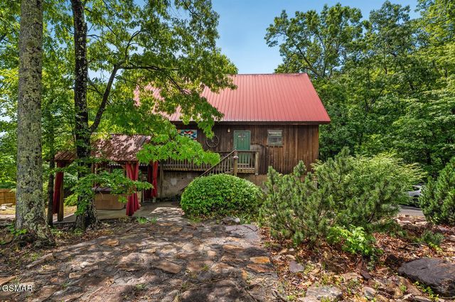 2295 Bluff Mountain Road, Sevierville, TN 37876