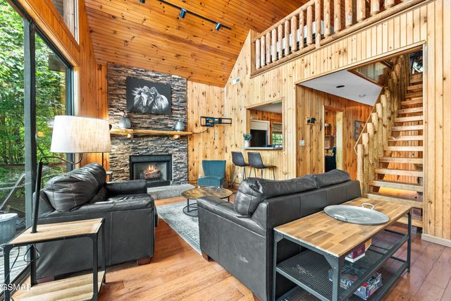 2295 Bluff Mountain Road, Sevierville, TN 37876