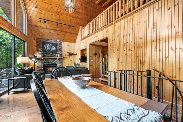 2295 Bluff Mountain Road, Sevierville, TN 37876